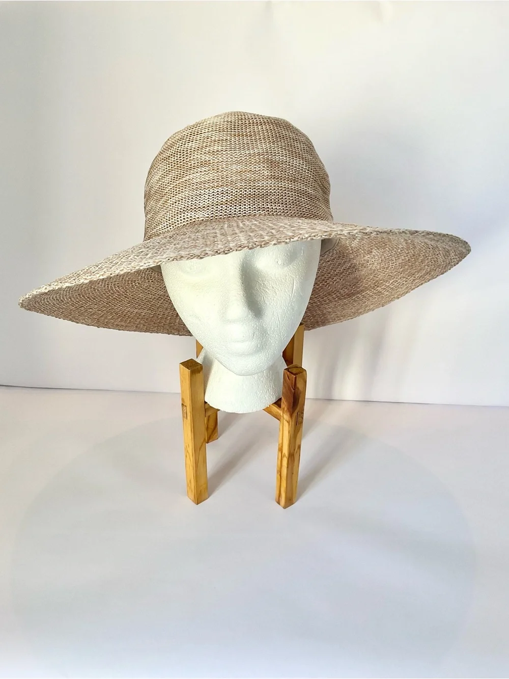 Wallaroo Hat Company Victoria Diva Straw Sun Hat - Tan